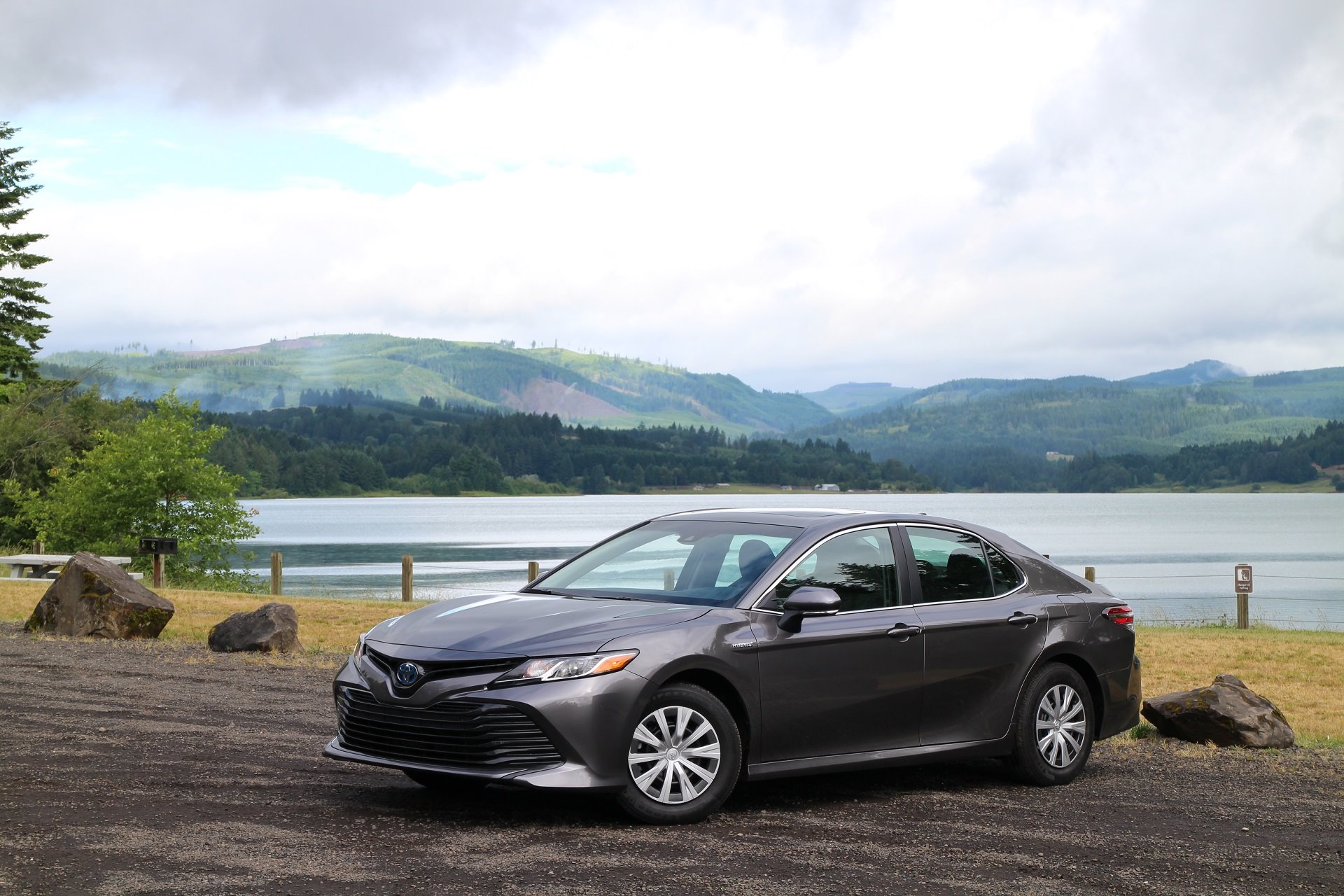 Камри отзывы. Toyota Camry 2018. Toyota Камри 2018. Toyota Camry Hybrid 2018. Toyota Camry 2018 le.